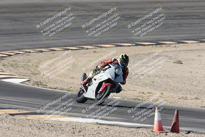 media/Oct-30-2025-Racers Edge (Thu) [[dabbdaf680]]/3-B Group/Session 2 (Bowl Exit)/